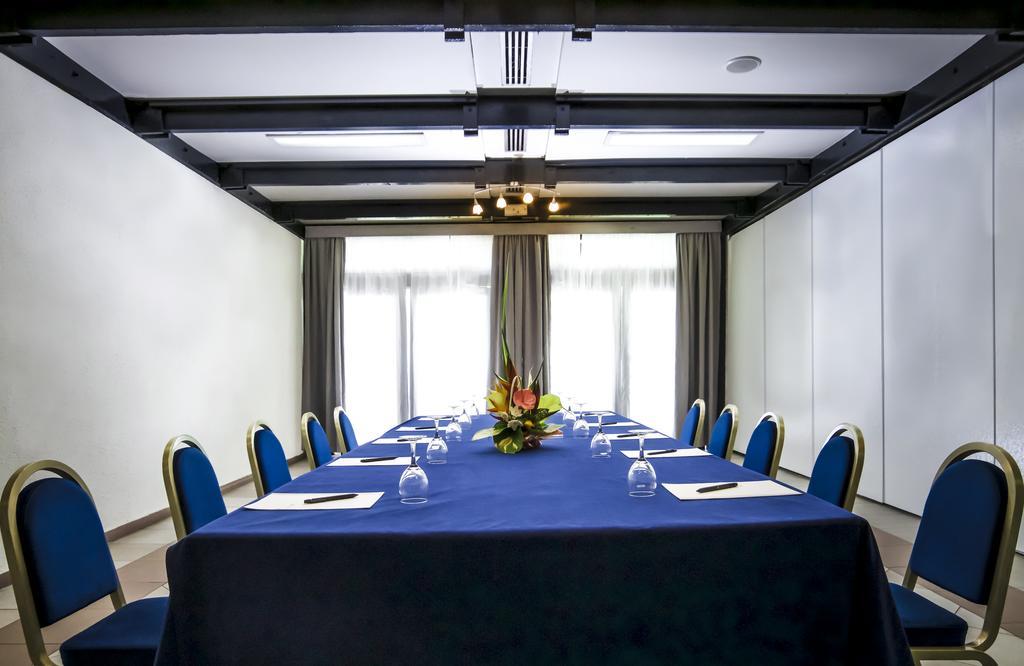 Douala Rabingha Hotel Zewnętrze zdjęcie